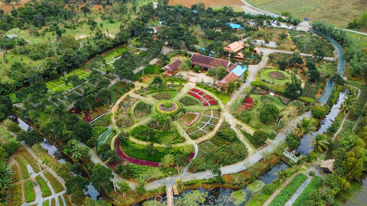 Long Vân Garden Phú Yên - Ngất ngây trước vẻ đẹp của Đà Lạt thu ...
