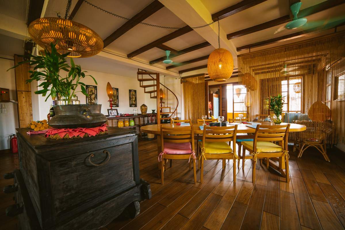 Mango Mango Hoi An restaurant Nhà hàng sở hữu nội thất đầy màu sắc