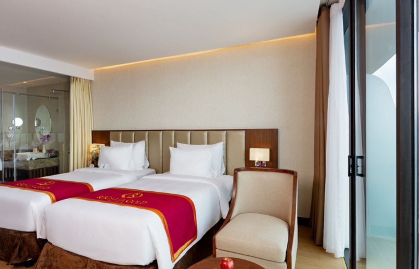 Regalia Gold Hotel-Khách sạn 5 sao có hồ bơi vô cực ở tầng 40 9