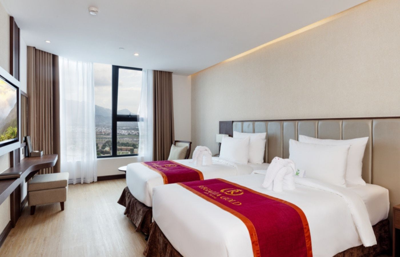 Regalia Gold Hotel-Khách sạn 5 sao có hồ bơi vô cực ở tầng 40 10