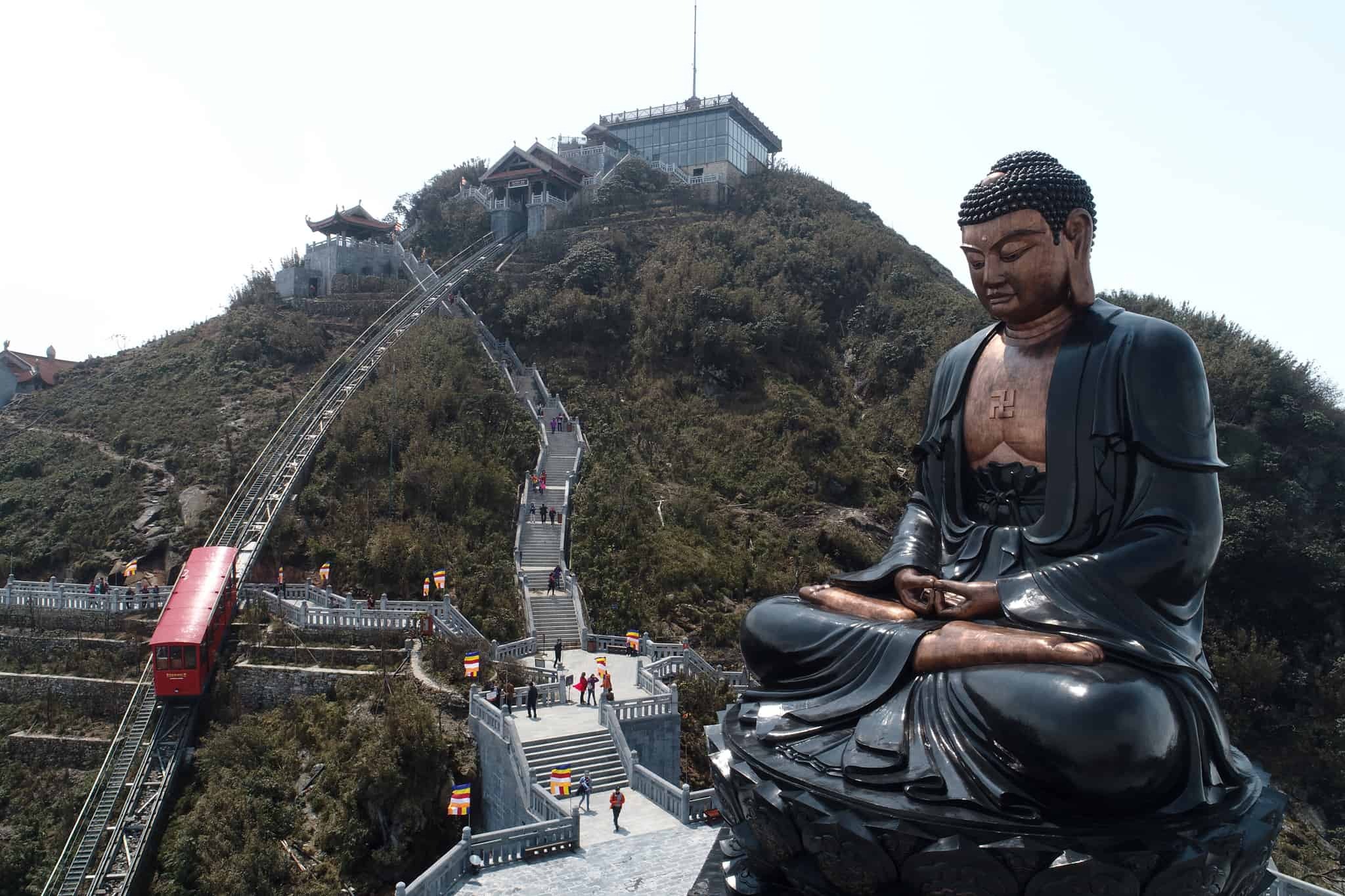 The Buddha statue cast entirely in bronze is honored to be recognized as the largest statue in Vietnam up to the present time