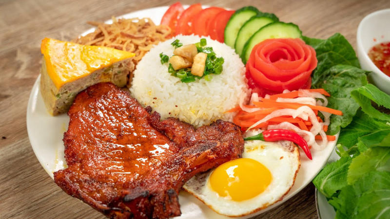 Khám phá ẩm thực Sài Gòn với top 10 món ăn đặc sắc nhất 2