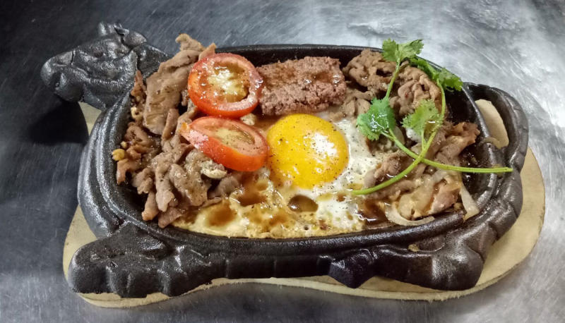 Khám phá ẩm thực Sài Gòn với top 10 món ăn đặc sắc nhất 8