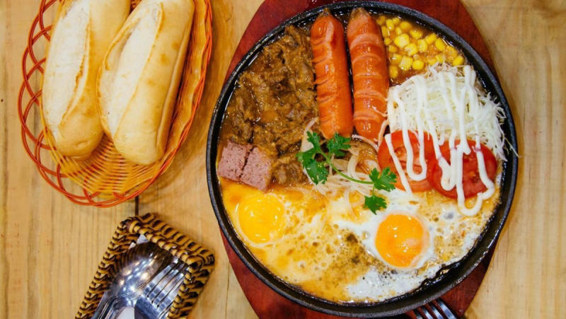Khám phá ẩm thực Sài Gòn với top 10 món ăn đặc sắc nhất 11
