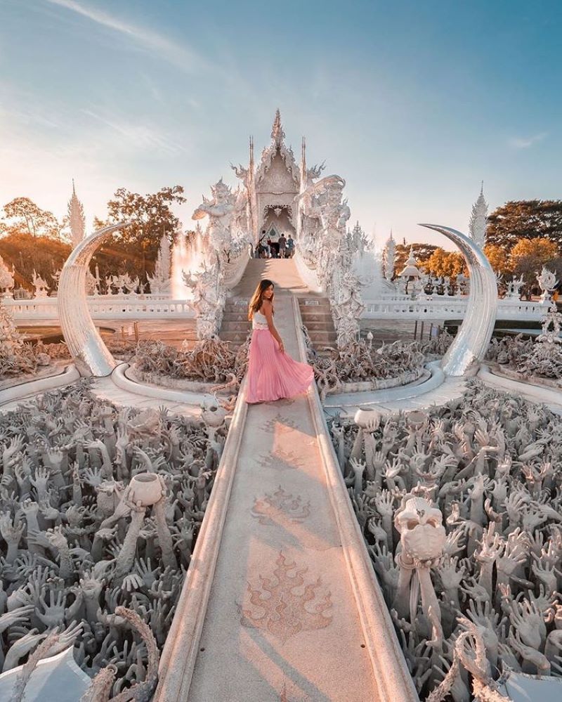 Chùa trắng Wat Rong Khun với dáng dấp đặc biệt giữa đất Thái 6