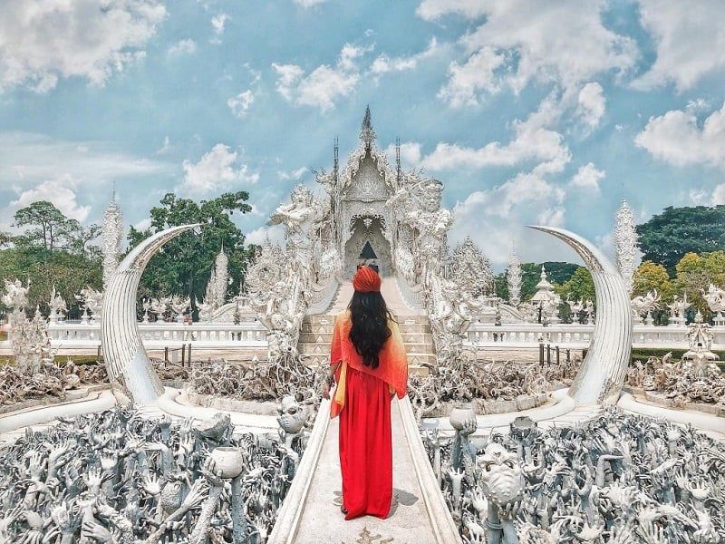 Chùa trắng Wat Rong Khun với dáng dấp đặc biệt giữa đất Thái 10