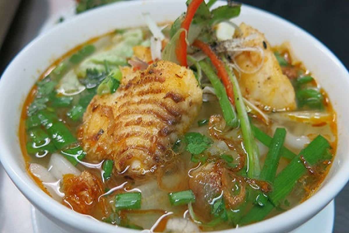 Bánh canh cá lóc Món ăn dân dã không thể thiếu của người dân xứ Huế