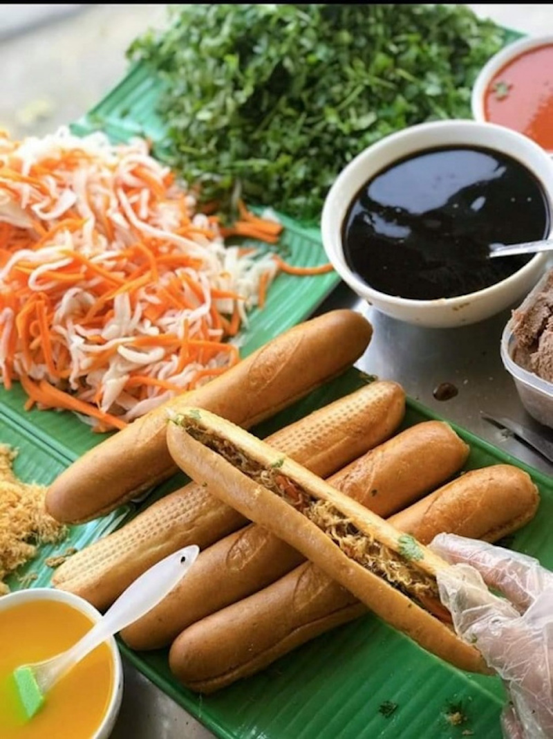 Săn lùng 10 quán bánh mì que Đà Nẵng nổi tiếng ăn là ghiền 5