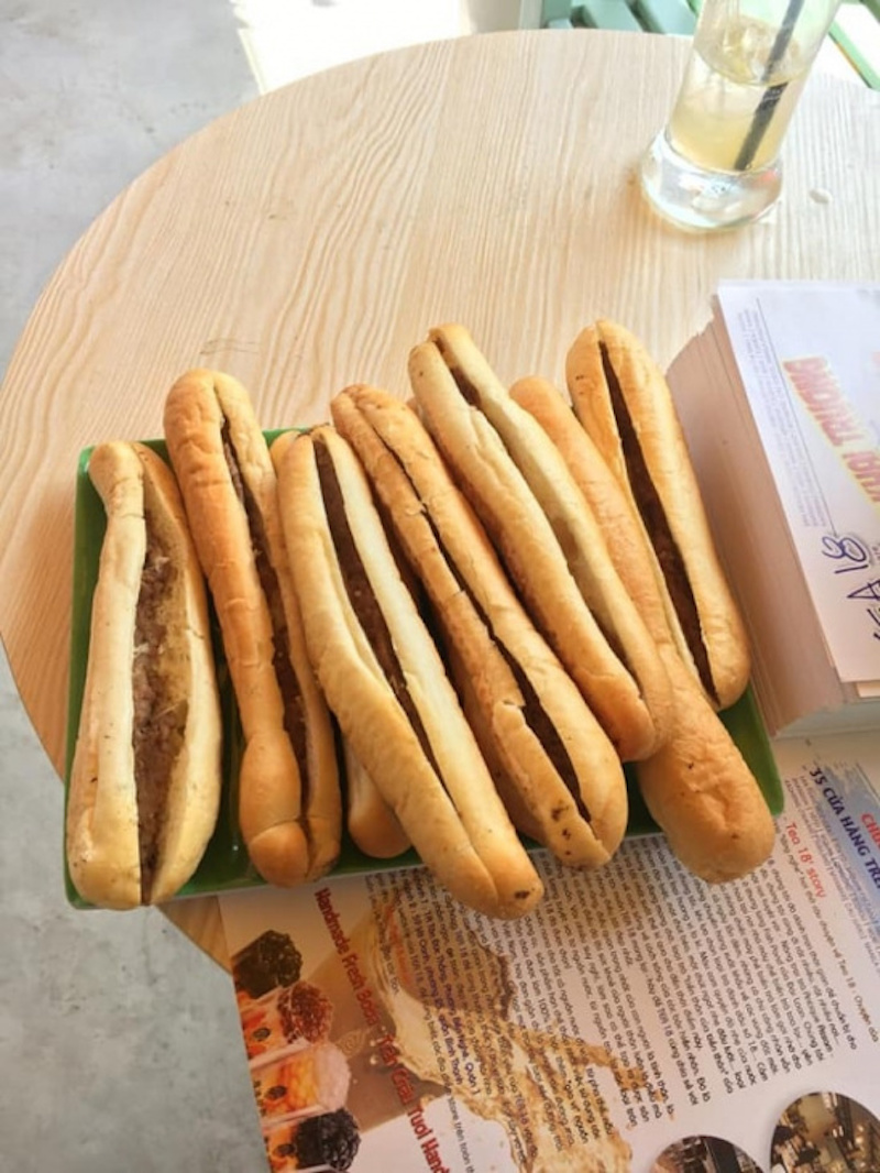 Săn lùng 10 quán bánh mì que Đà Nẵng nổi tiếng ăn là ghiền 9