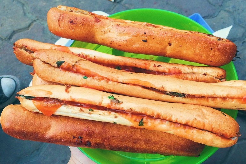 Săn lùng 10 quán bánh mì que Đà Nẵng nổi tiếng ăn là ghiền 10