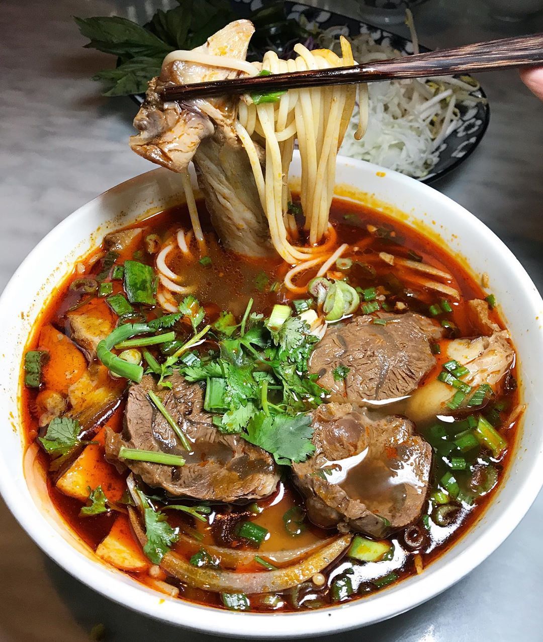 Bún bò huế 'Nàng thơ' của ẩm thực cố đô