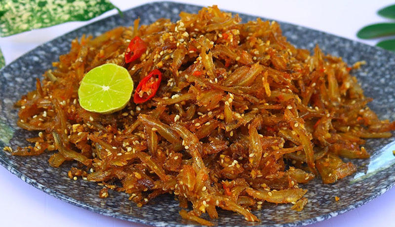 Cá cơm rim đường Hòn Sơn, món đặc sản đậm đà hương vị biển 3