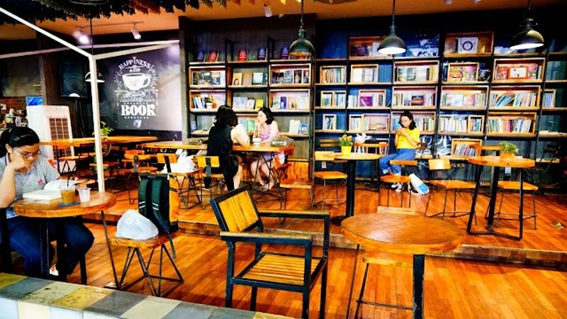 Những quán cafe sách tại Sài Gòn giúp bạn thư giãn mà thả hồn với con chữ 8