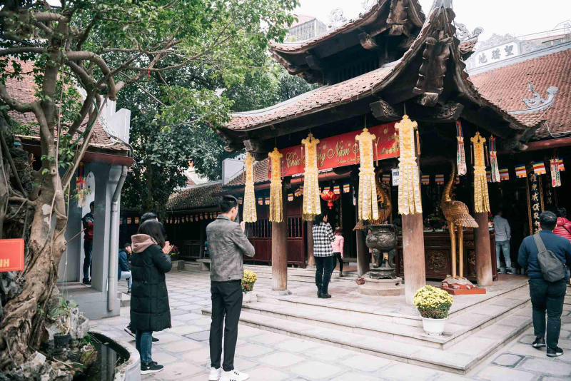 Cầu duyên tại chùa Hà và bí ẩn về lời đồn đi một về hai 2
