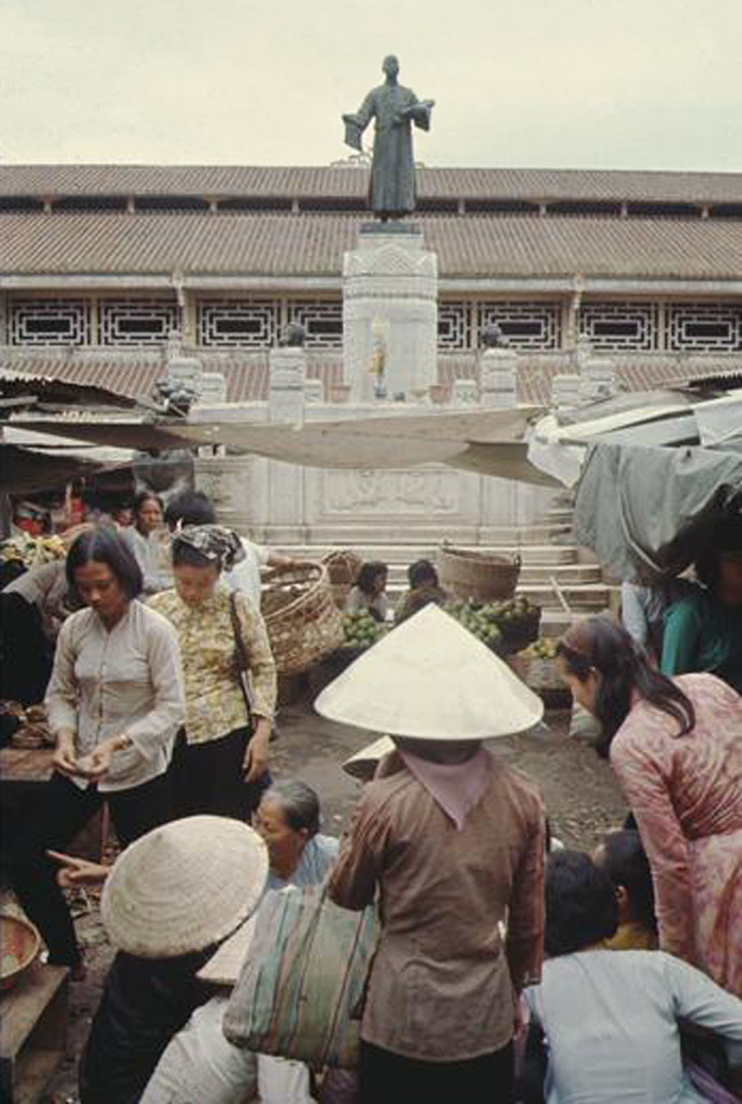 Vi vu chợ Bình Tây: ngôi chợ cổ lớn nhất Sài Thành 12