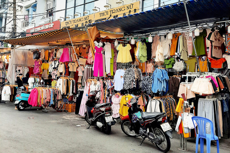 Chợ Hạnh Thông Tây, thủ phủ thời trang giá rẻ ngay tại Sài Gòn 5