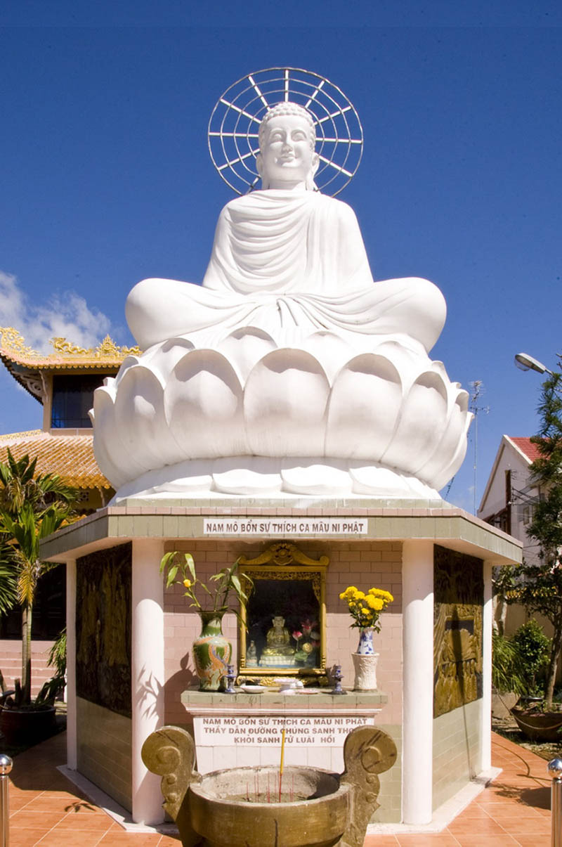 Chùa Viên Minh Bến Tre, ngôi cổ tự thuộc Phật giáo Bắc tông 6