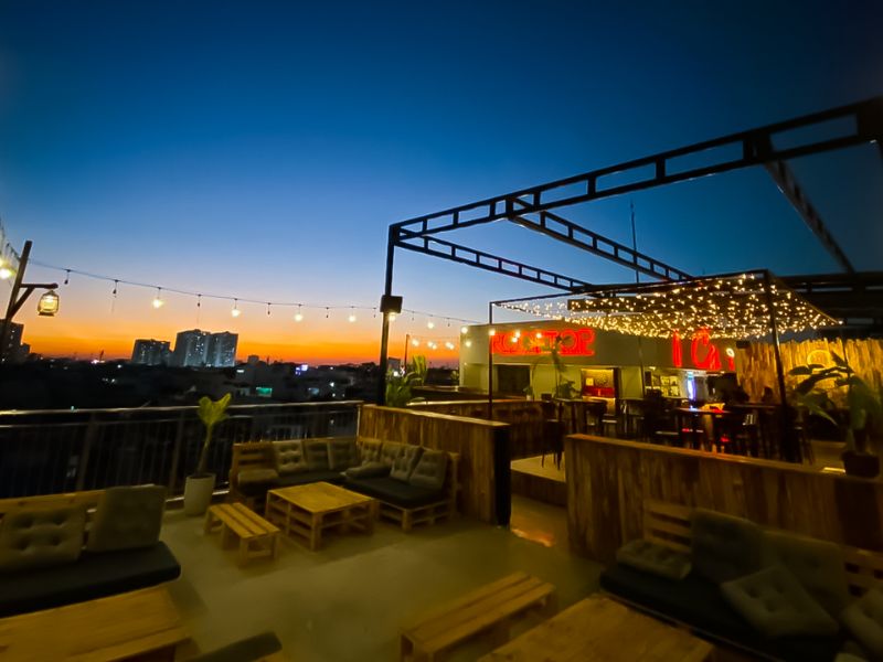 Củi Rooftop: Review trải nghiệm tất cả chi nhánh của chiếc bar cực chill 6