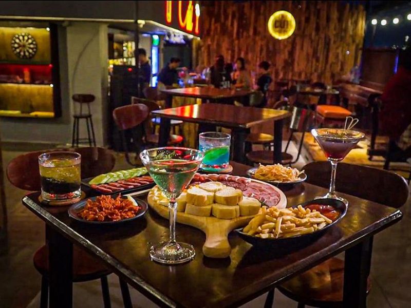 Củi Rooftop: Review trải nghiệm tất cả chi nhánh của chiếc bar cực chill 5
