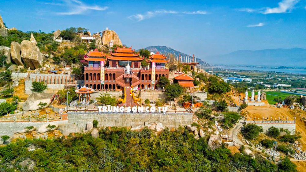 Đặc sắc Trùng Sơn Cổ Tự, ngôi chùa bề thế nổi danh khắp Ninh Thuận 2
