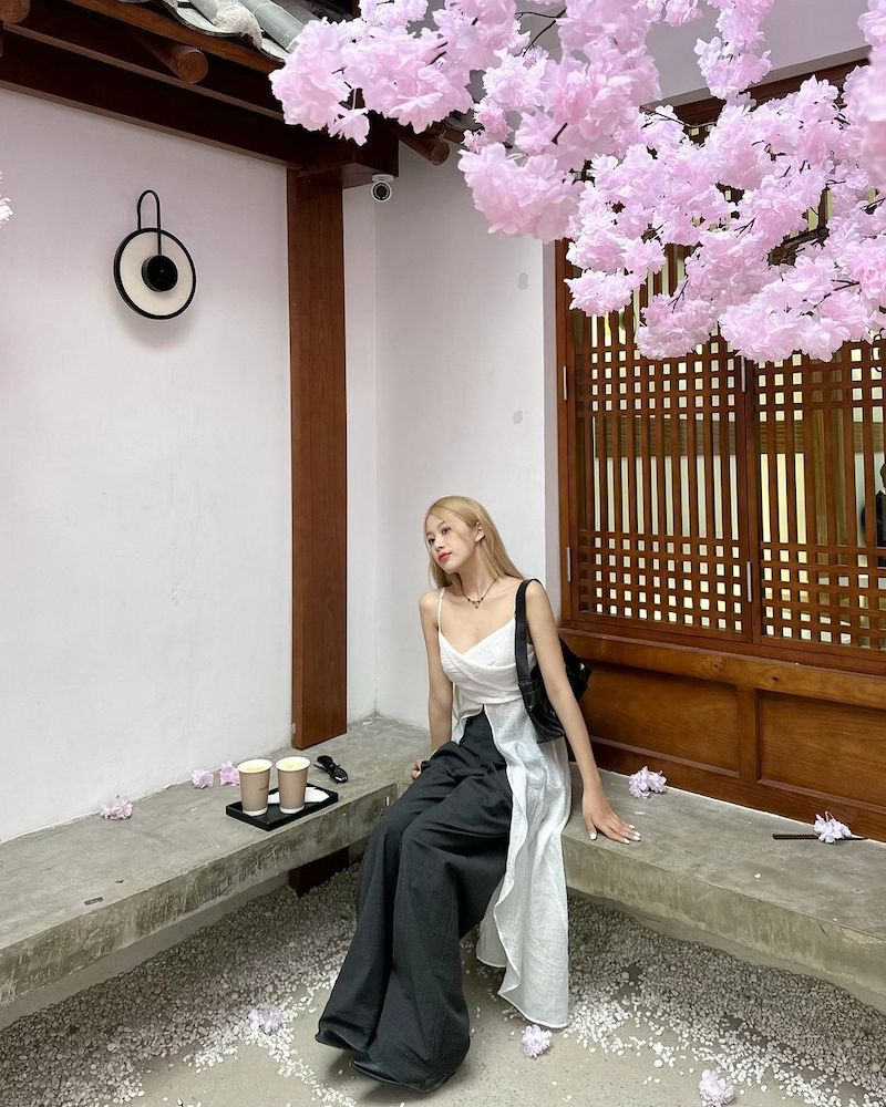Có gì tại Daeshim Coffee, quán cà phê theo tông Hàn xinh xẻo 5