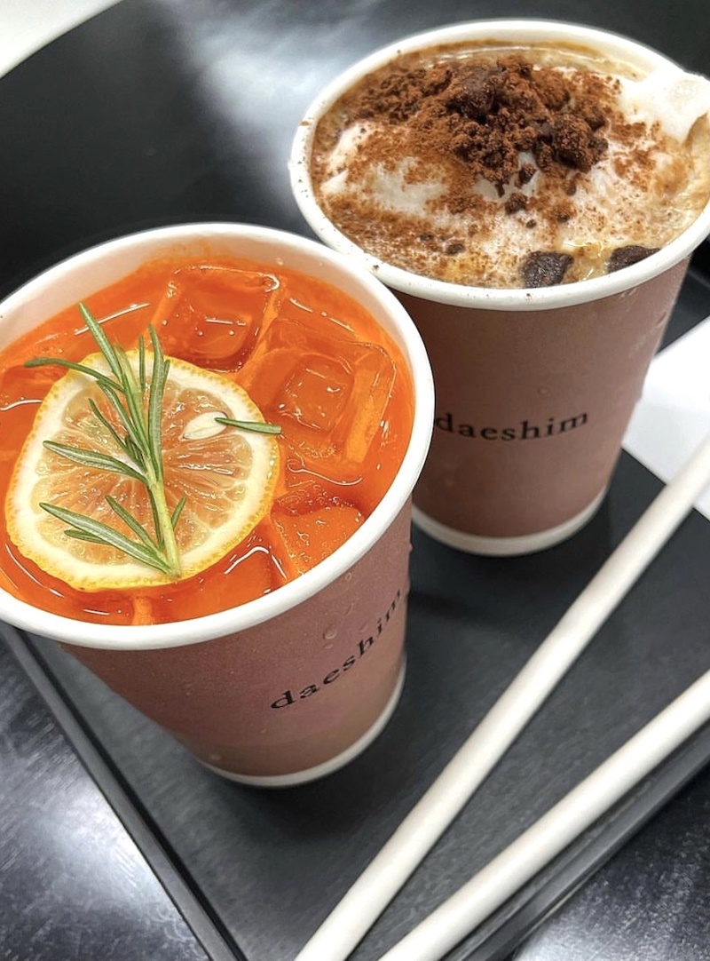 Có gì tại Daeshim Coffee, quán cà phê theo tông Hàn xinh xẻo 15