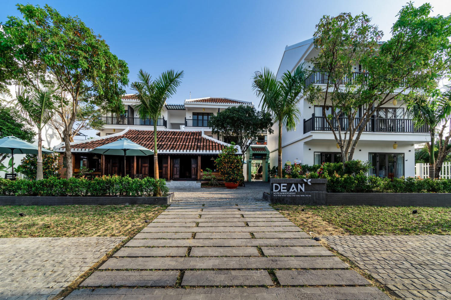 De An Hotel - Khách sạn 4 sao triệu view sống ảo