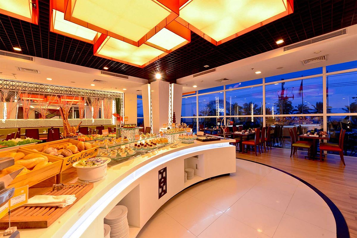 Themed buffet meals in the restaurant's cozy atmosphere
