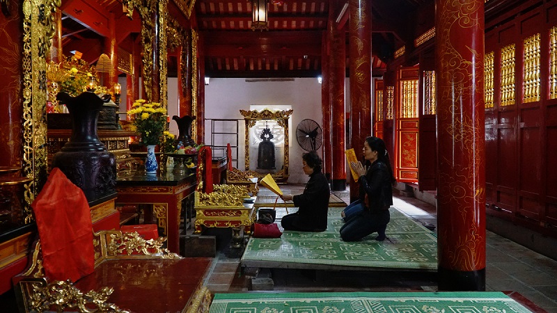 Thăm đền Ông Hoàng Mười thờ Mẫu nổi tiếng tại Nghệ An 12