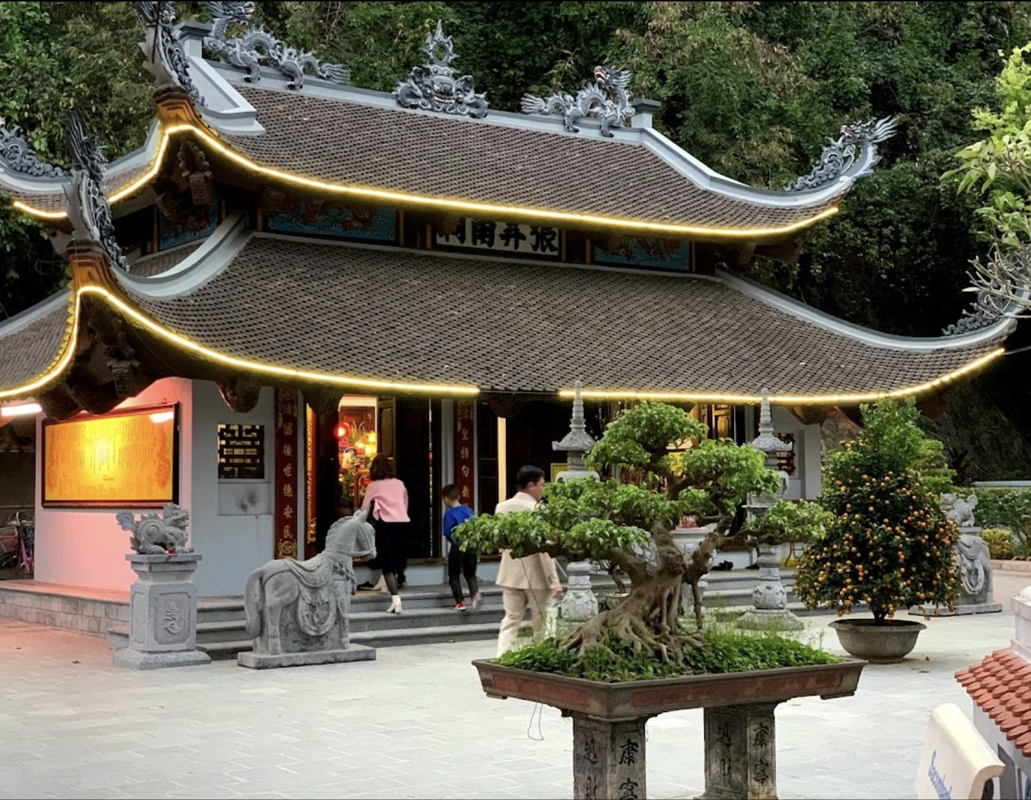 Đền thờ Trương Hán Siêu - Nơi tự hào truyền thống dân tộc ở xứ Ninh Bình 13