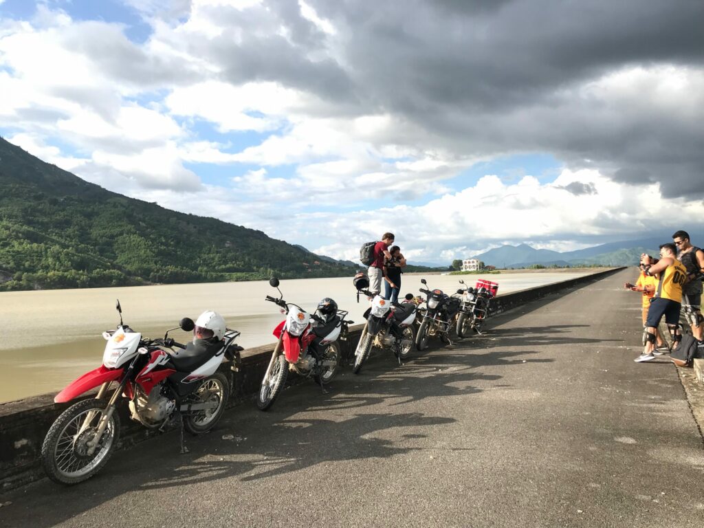Di chuyển đến Nha Trang bằng xe máy có thực sự thú vị như bạn nghĩ?