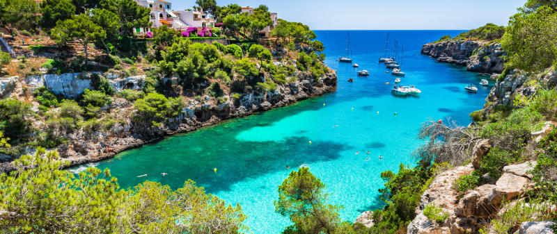 Khấy động đảo tiệc tùng Mallorca nổi tiếng ở Tây Ban Nha 11