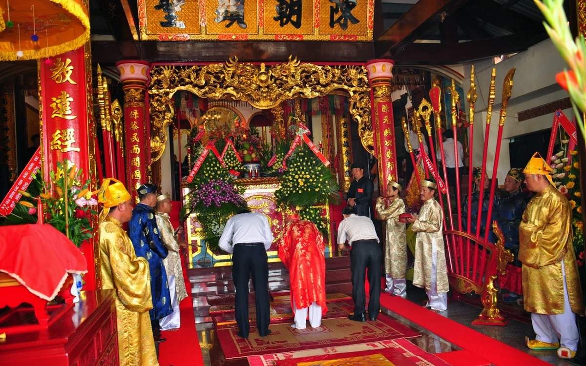 ghe-tham-le-gio-duc-thanh-tran-hung-dao-day-an-tuong-cua-vung-tau-1649802931.jpg