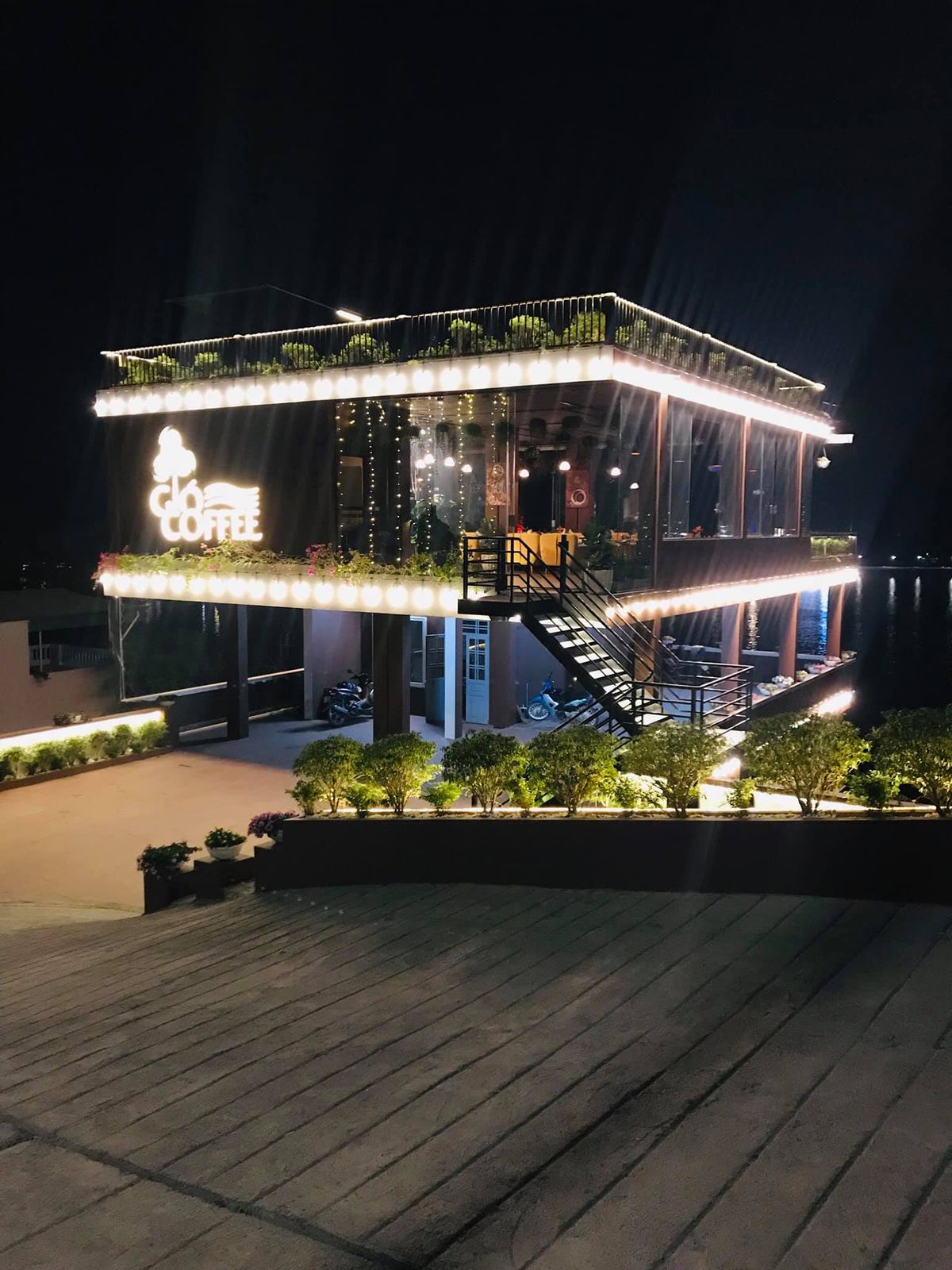Gió Coffee Hạ Long Quán cà phê với 'chiếc' view đắt giá