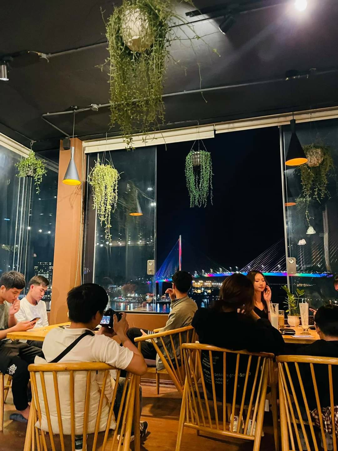 Gió Coffee Hạ Long Quán cà phê với 'chiếc' view đắt giá