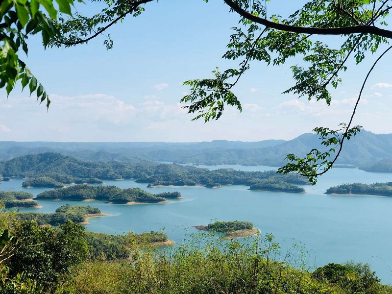 Hồ Tà Đùng nơi cảnh sắc thiên nhiên hòa quyện non nước hữu tình 4