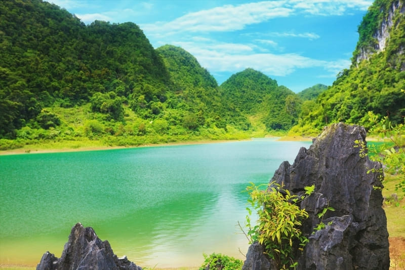 Hồ Thang Hen, thắng cảnh Cao Bằng khoe sắc giữa núi rừng 2