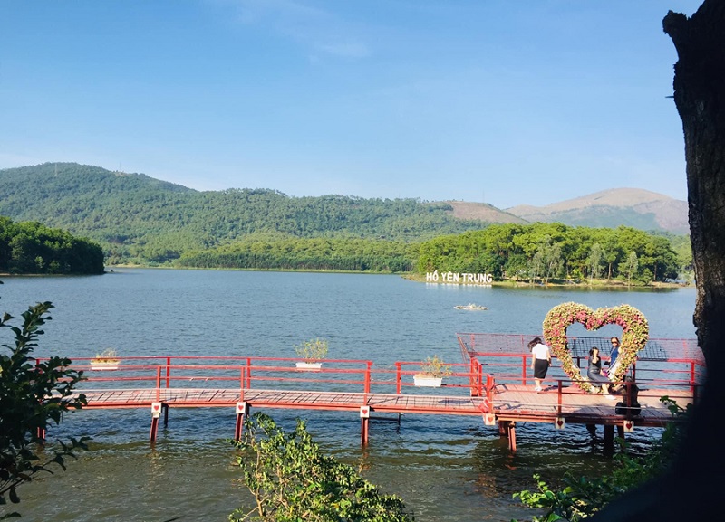 Hồ Yên Trung mang đậm sắc thái thảnh thơi ngày cuối tuần 9