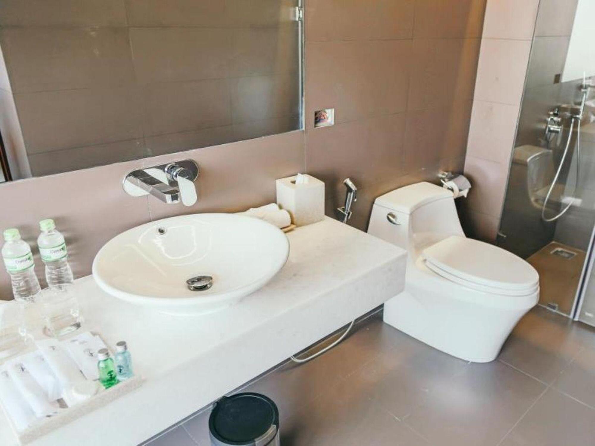 Clean bathroom with ready-made items, free to use