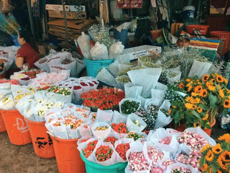 Khám phá chợ Hồ Thị Kỷ, khu chợ hoa nhộn nhịp về đêm 2