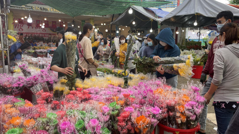 Khám phá chợ Hồ Thị Kỷ, khu chợ hoa nhộn nhịp về đêm 3