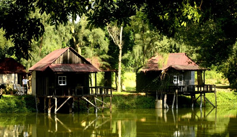 Khu du lịch Cao Minh nép mình nằm yên bên bờ hồ Trị An 8