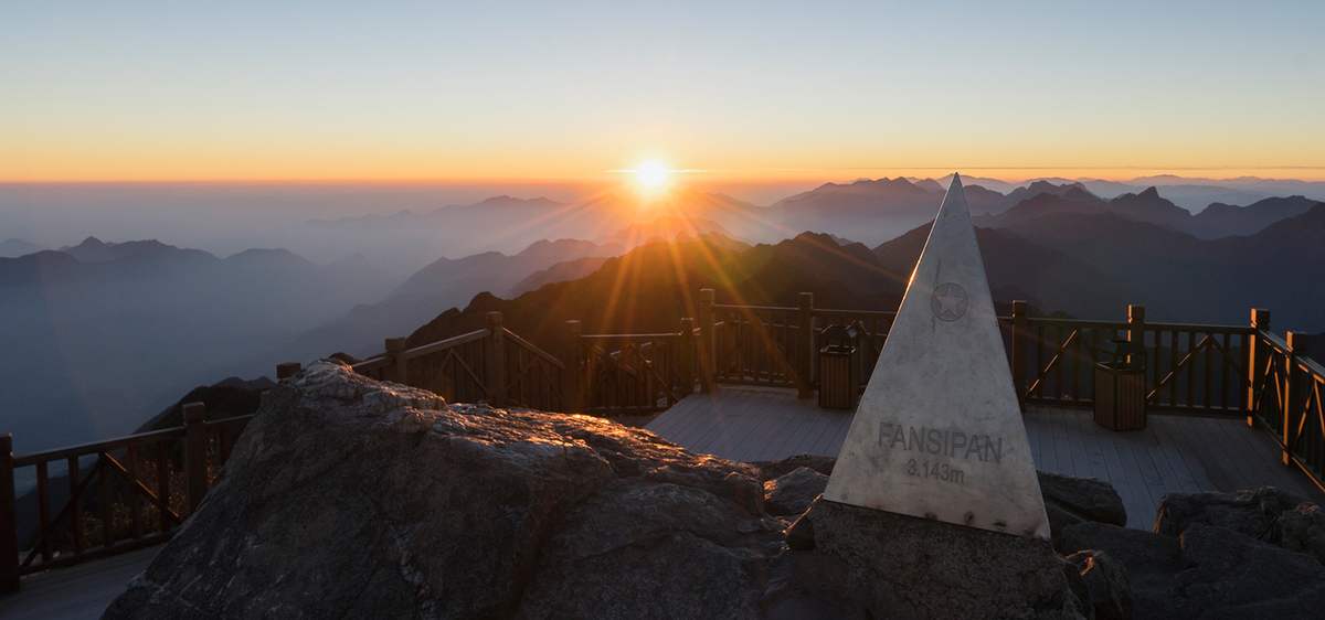 Kinh nghiệm chinh phục Fansipan tự túc - Bí kíp chinh phục nóc nhà Đông Dương đầy thử thách