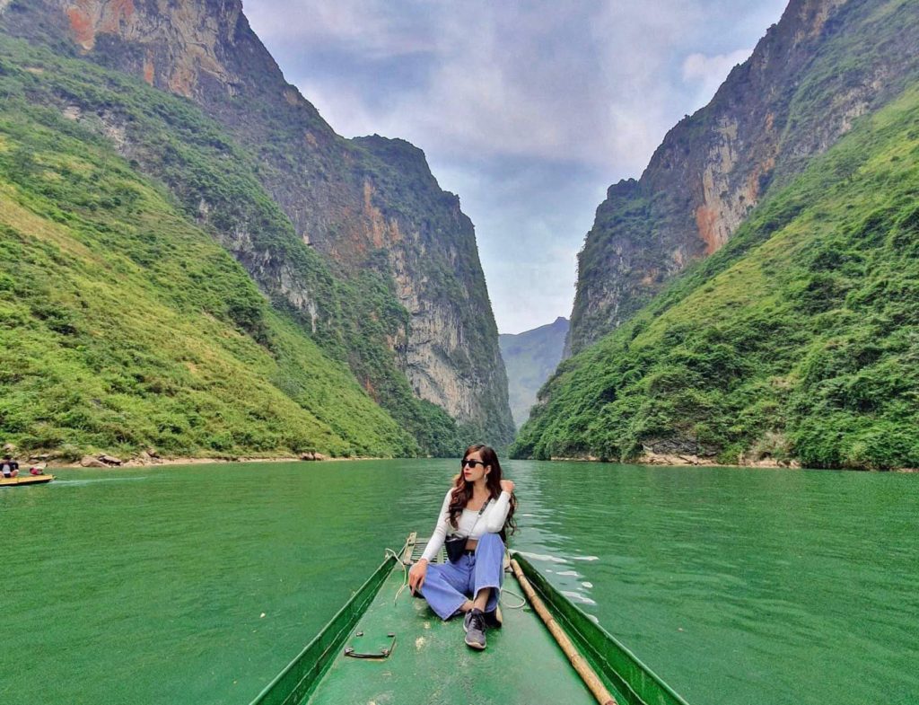 Kinh nghiệm đi thuyền vượt sông Nho Quế ngắm vẻ đẹp của thiên nhiên Hà Giang