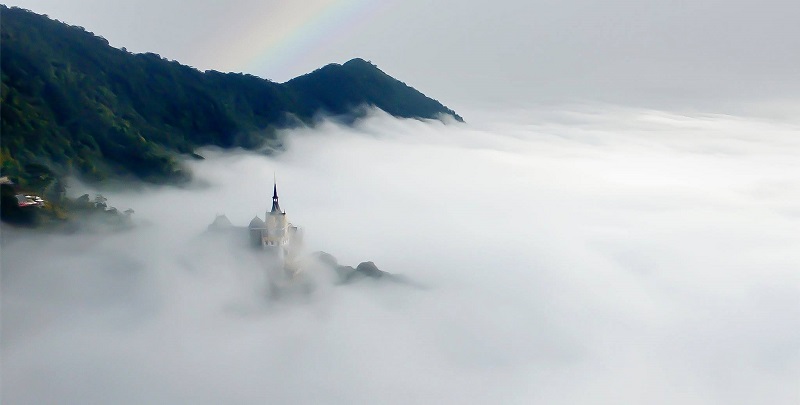 Lâu đài Tam Đảo cổ tích, nguy nga giữa thị trấn mờ sương 8