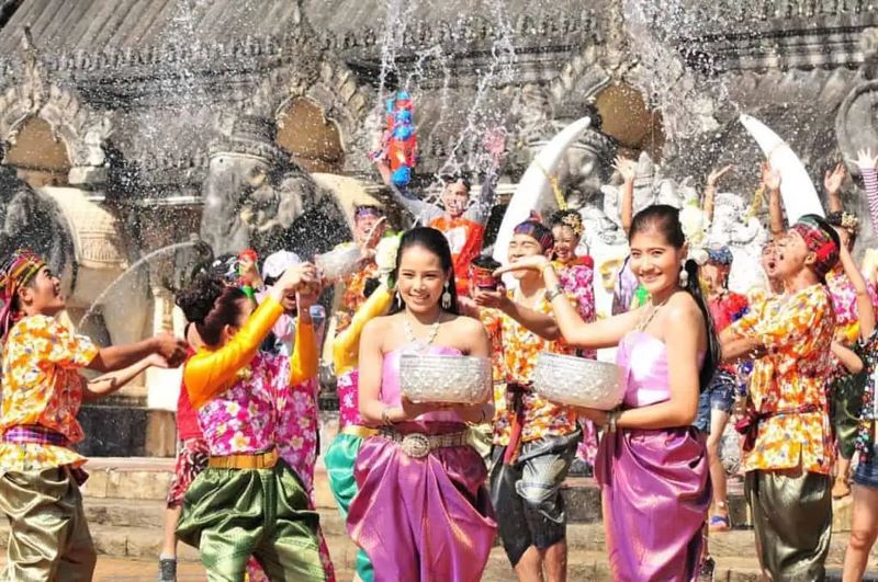 Lễ hội té nước Thái Lan, nét đẹp văn hóa của xứ chùa vàng 3