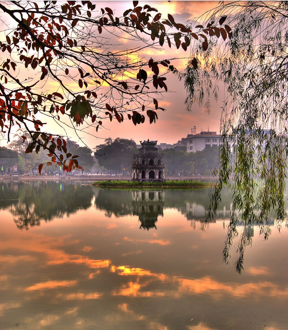 Bạn đang tìm kiếm một địa điểm lãng mạn để ngắm nhìn hoàng hôn ở Hà Nội? Hãy truy cập ảnh và khám phá ngay những địa điểm tuyệt vời này với khung cảnh tuyệt đẹp, dễ dàng tìm thấy và đưa bạn đến những khoảnh khắc đáng nhớ trong lòng thủ đô.