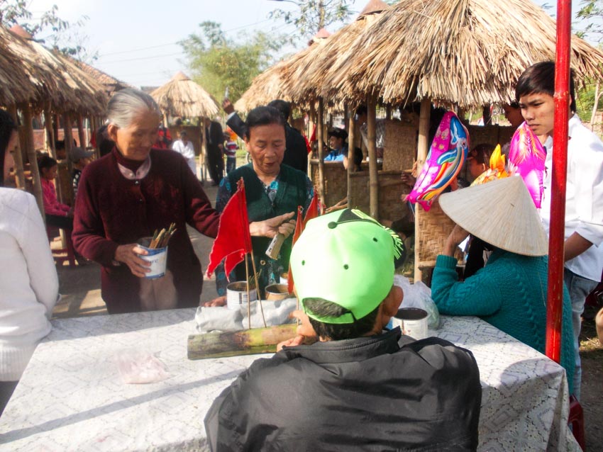 Năm mới Tết đến hòa cùng không khí tươi vui tại lễ hội Bài Chòi 8