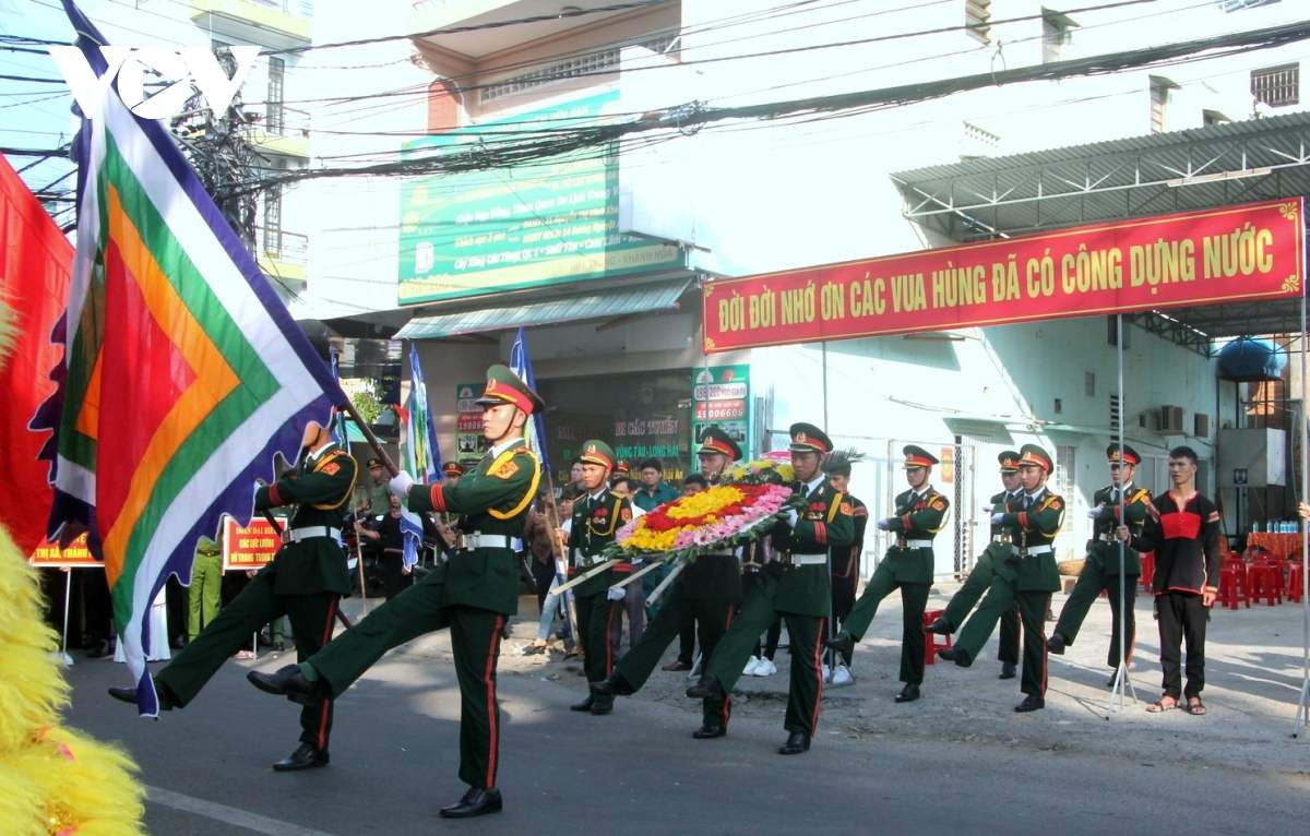 Ngắm nhìn toàn cảnh Lễ hội Đền Hùng đặc sắc ở Nha Trang 6