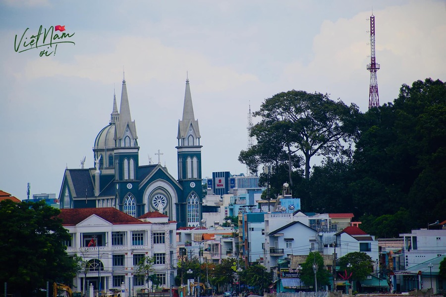Ngất ngây khung cảnh Nhà thờ Chánh tòa Phú Cường ở trung tâm Bình Dương 3